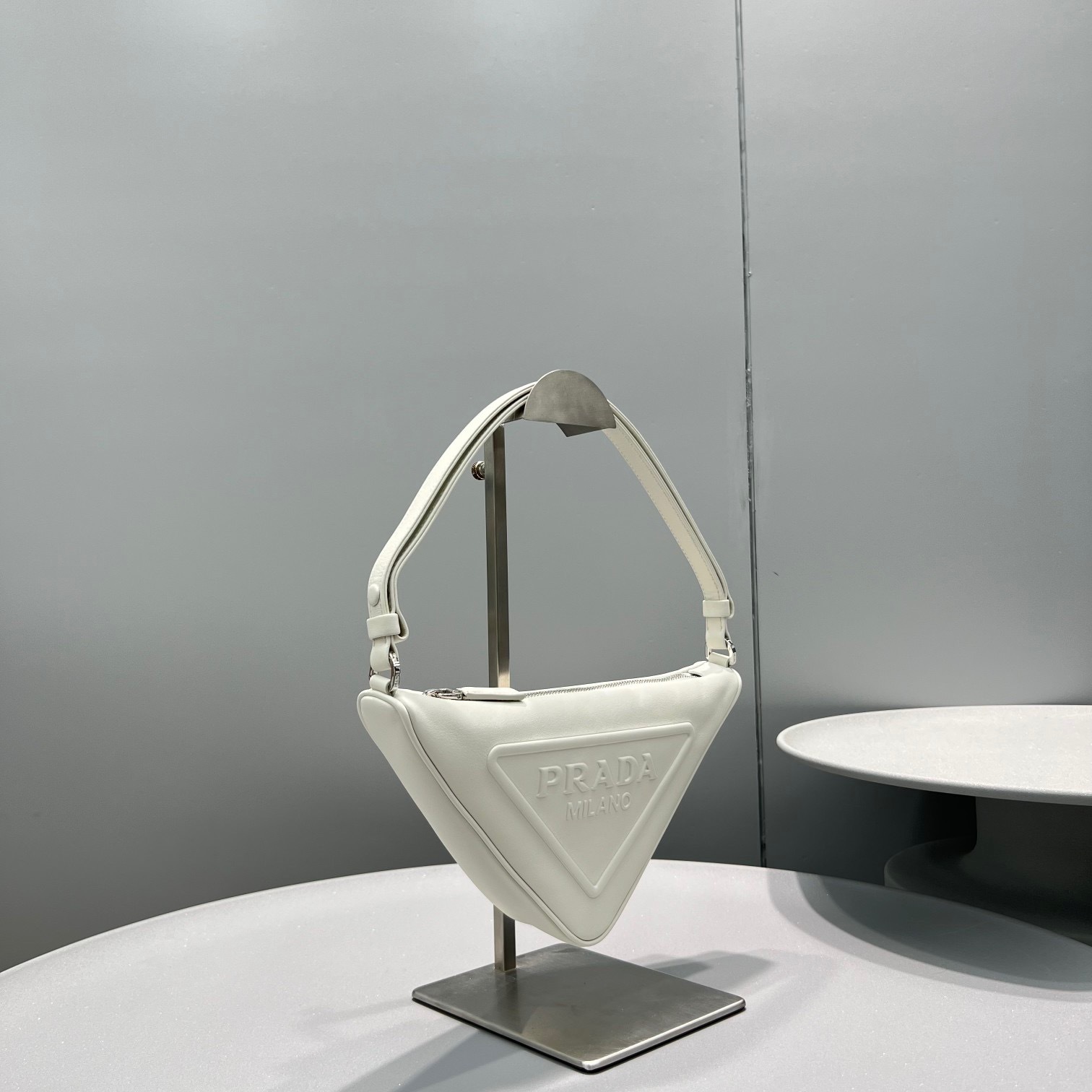 07E6DEAA-1520-4A9D-9336-5156341106CF