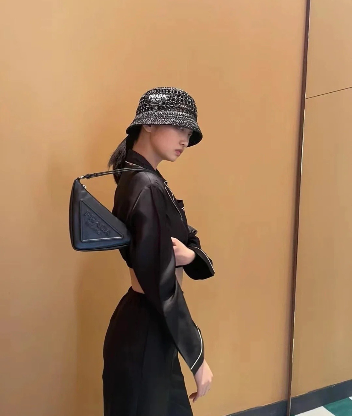 86292EAD-4847-42F2-BA5A-1539A20F4CA9