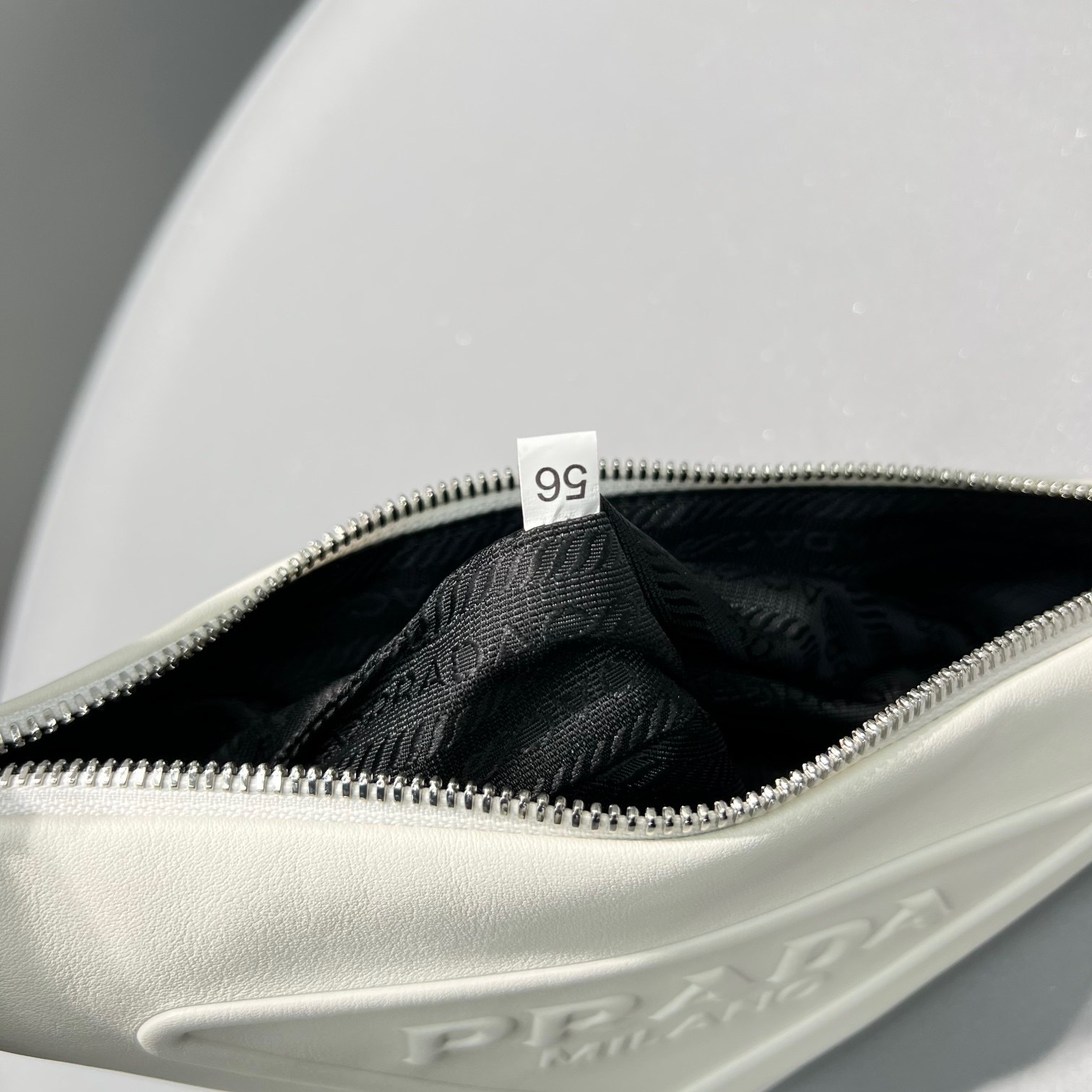 005CCB62-C383-42D7-8CA7-E80EA9DFE81F