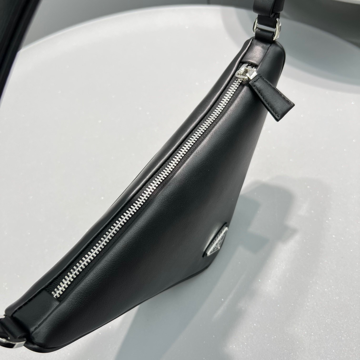 D7A612B7-5264-4941-8728-546160DE77E4