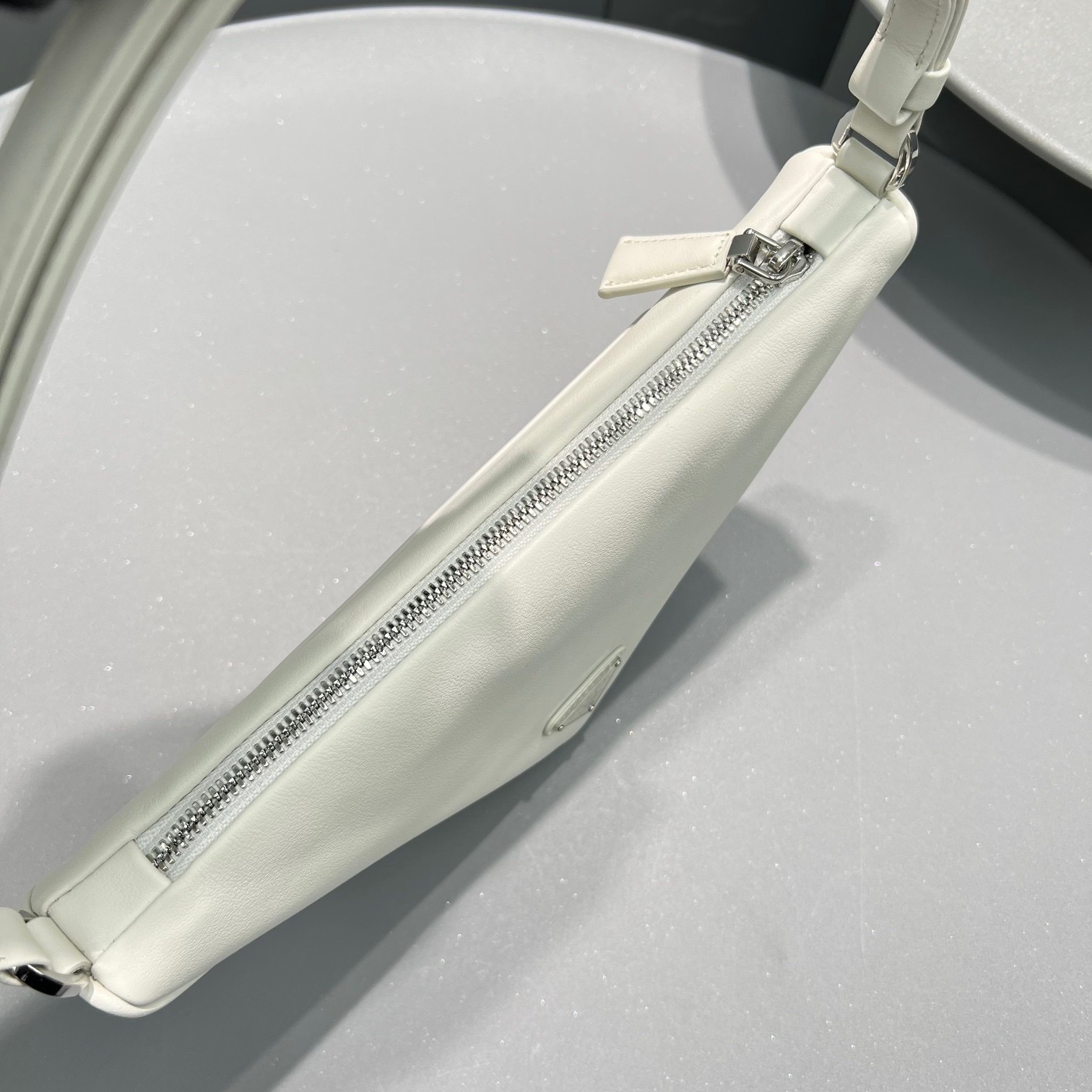 F52D2720-13DA-44B8-BE5C-2F503F3E3657