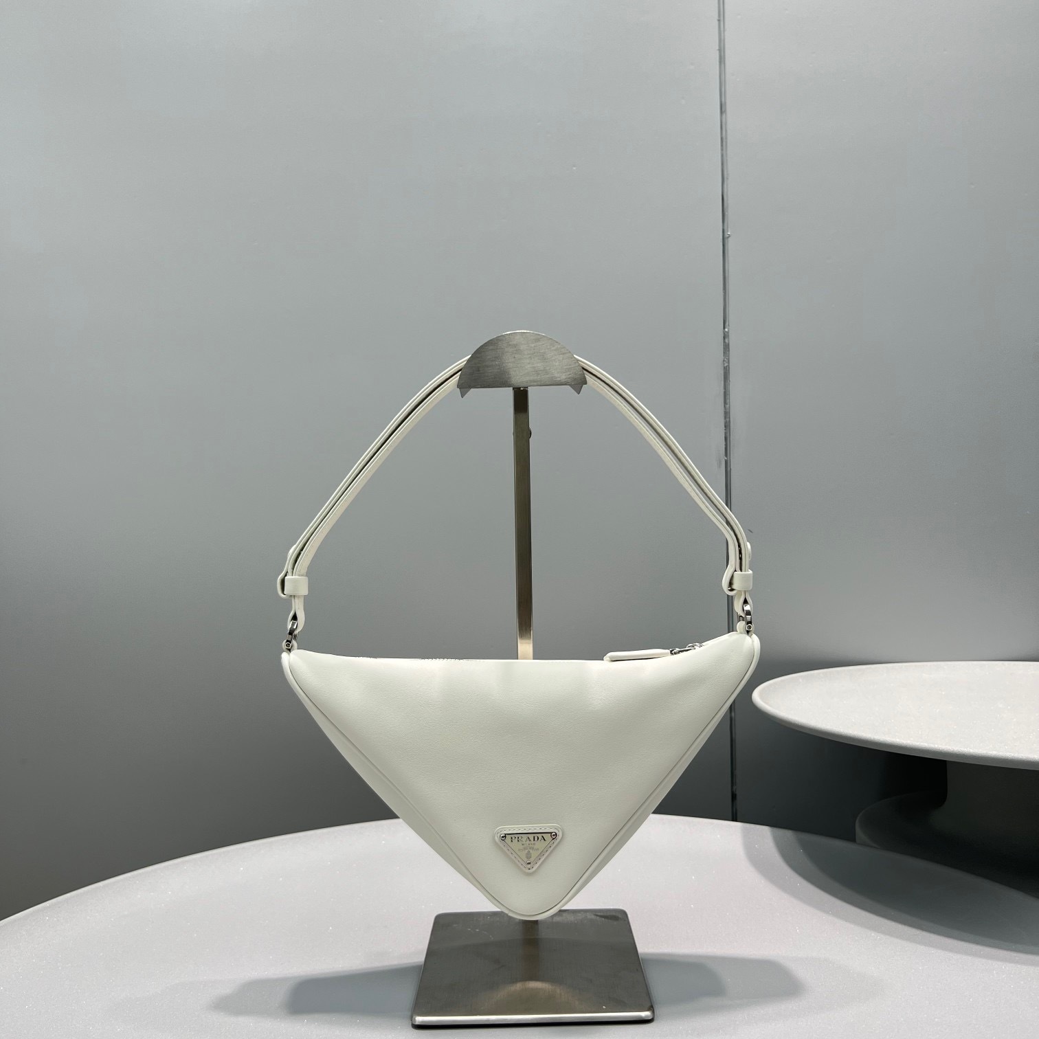 5F841EDC-A6C8-4D77-A89F-789AB85E766D