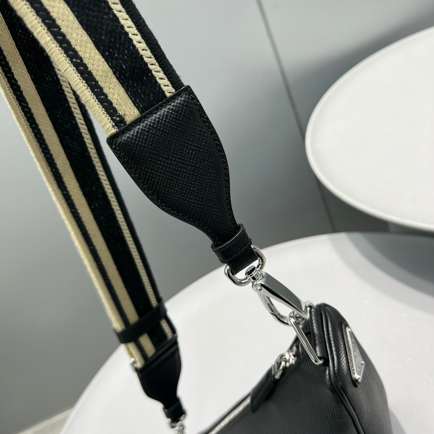 5DD607E0-EA3C-464E-8789-4C1DF6F707F7