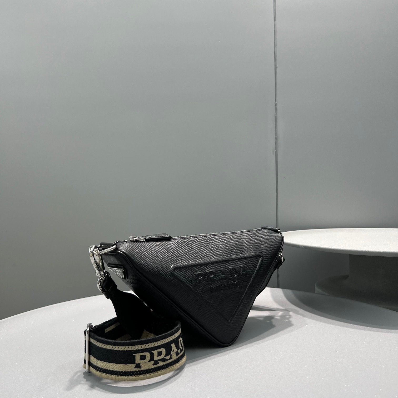 3C5C4F83-00EF-4042-8BE6-7287A7E9D401