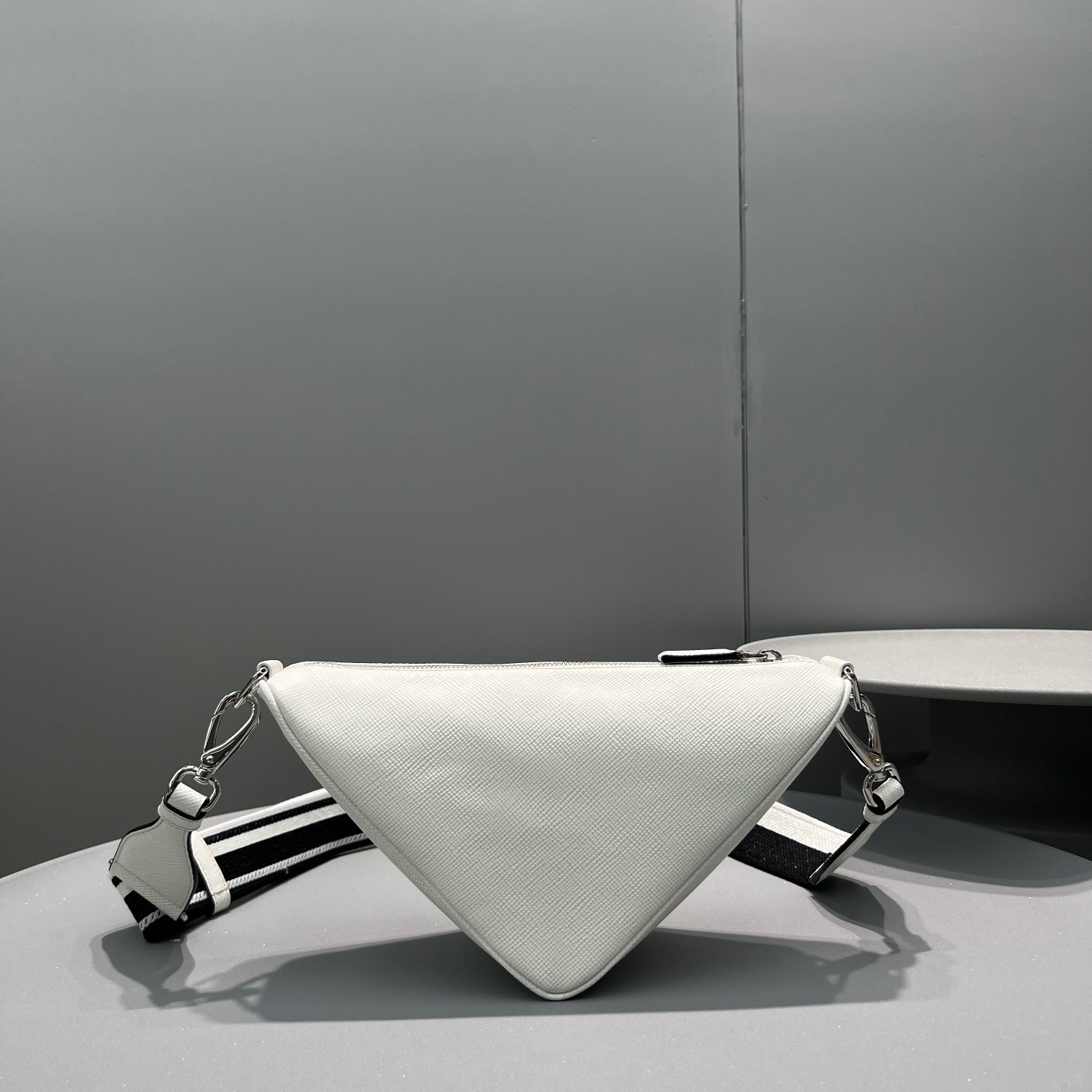 041E42B8-0731-4A26-95DB-3EB6986DC1C1