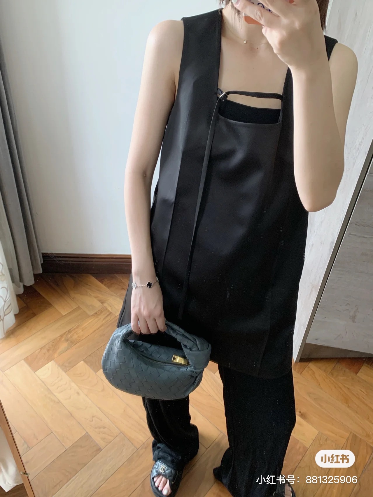 F8B9ABA5-9D35-434B-B0AA-363ED57FF229