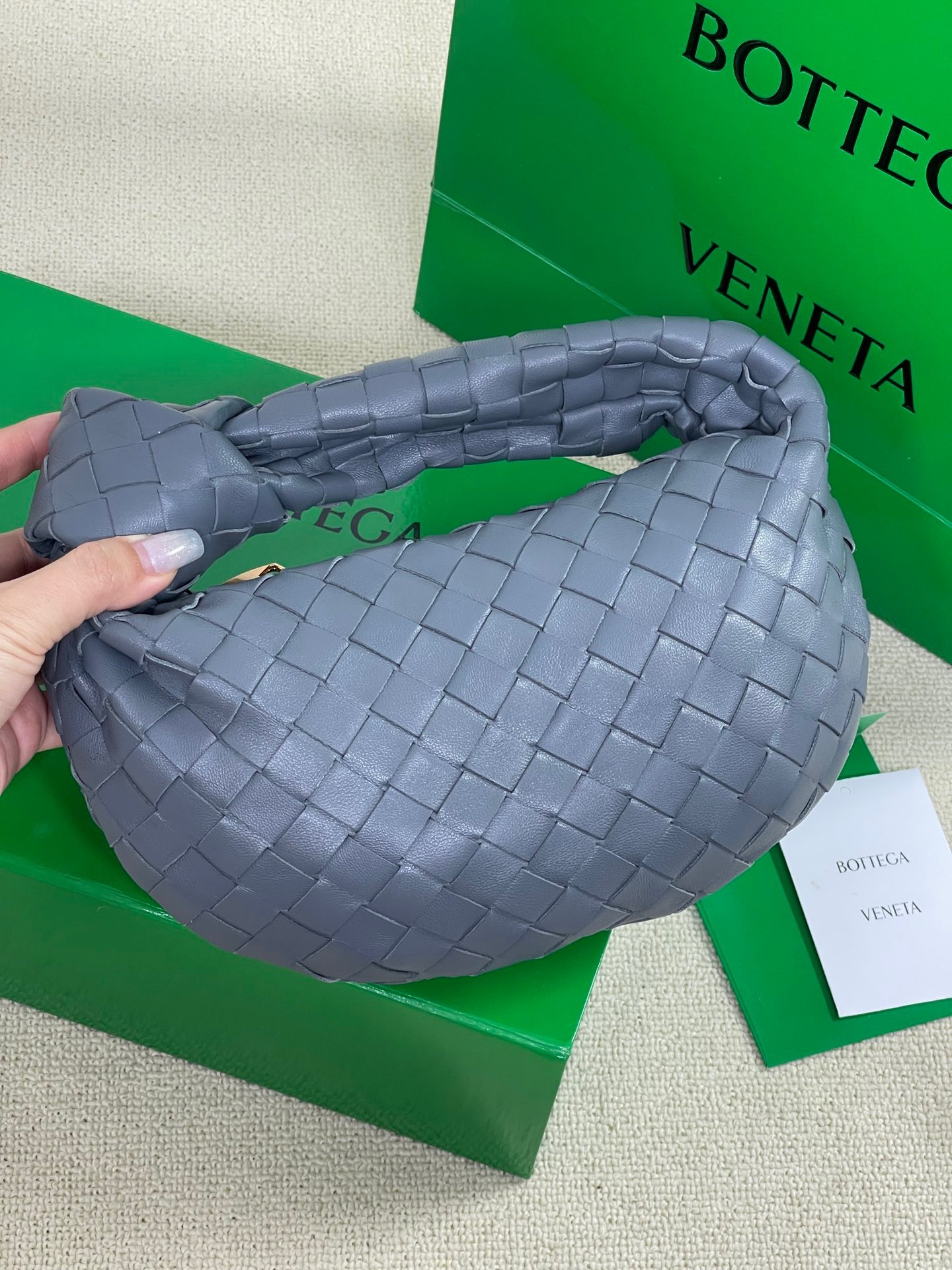 31ABB751-2BB8-4389-9643-88AE663AC4FC