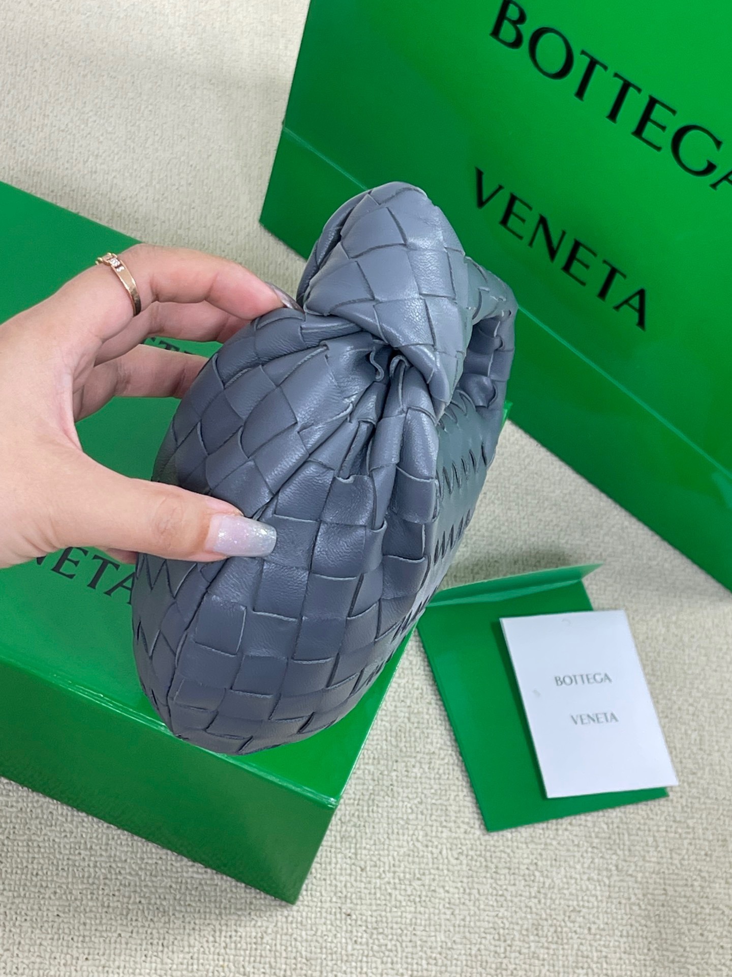 451D2C33-F844-4CAC-89D9-FF6F4CF325CF