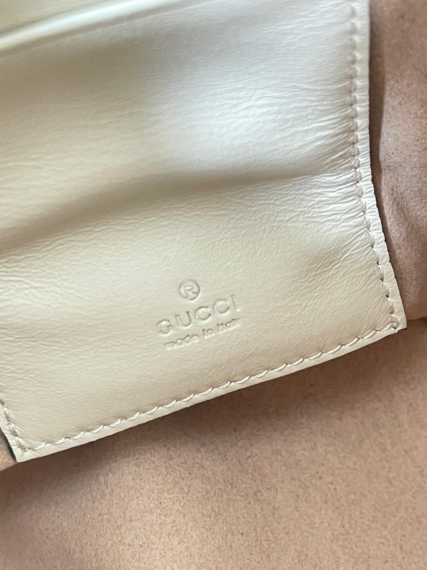 8ECFACC5-00D9-49A3-9FB5-5CE21FEB2766