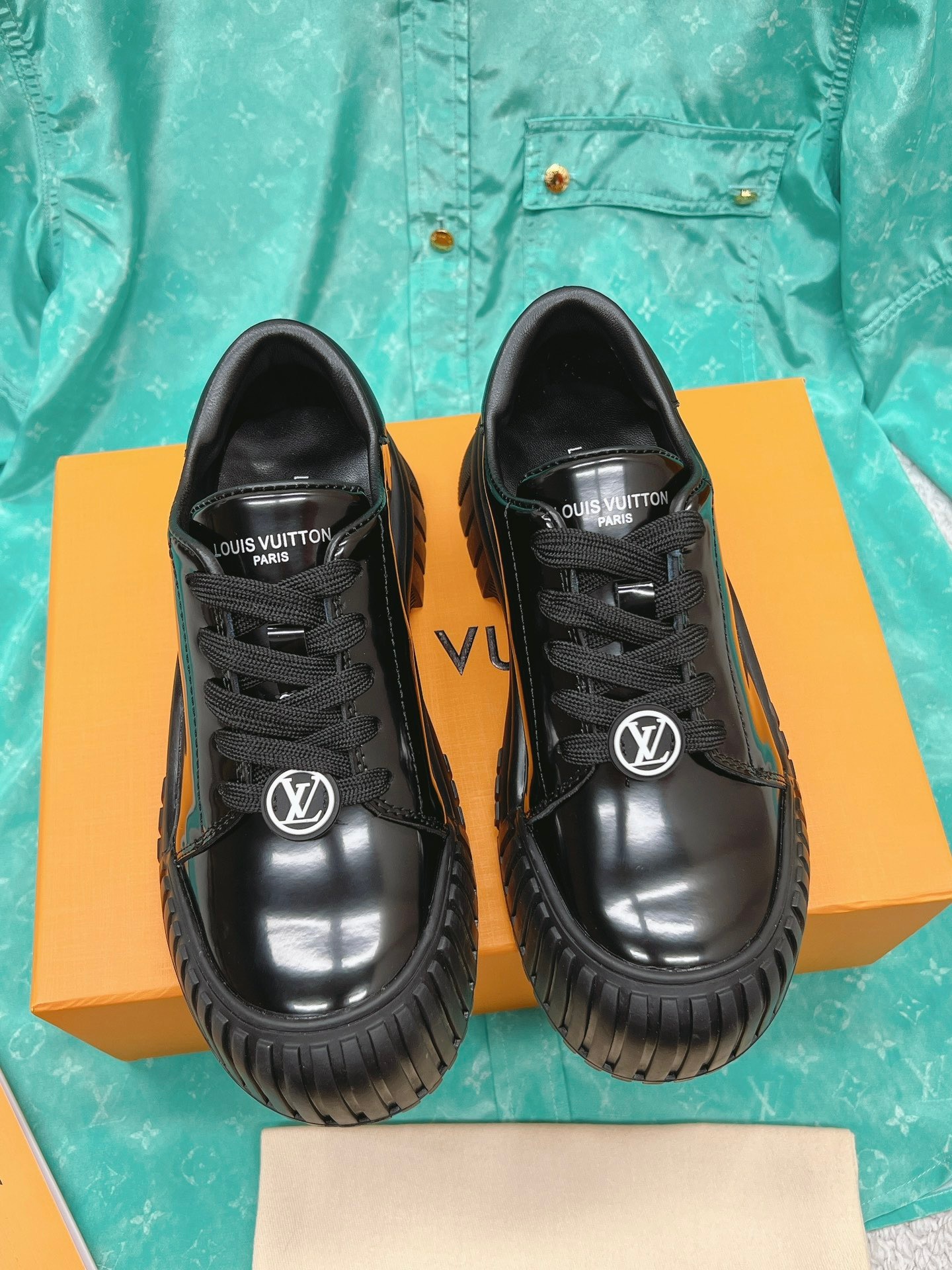 CB35A56C-6C88-4129-A3FF-0C2552D025E1