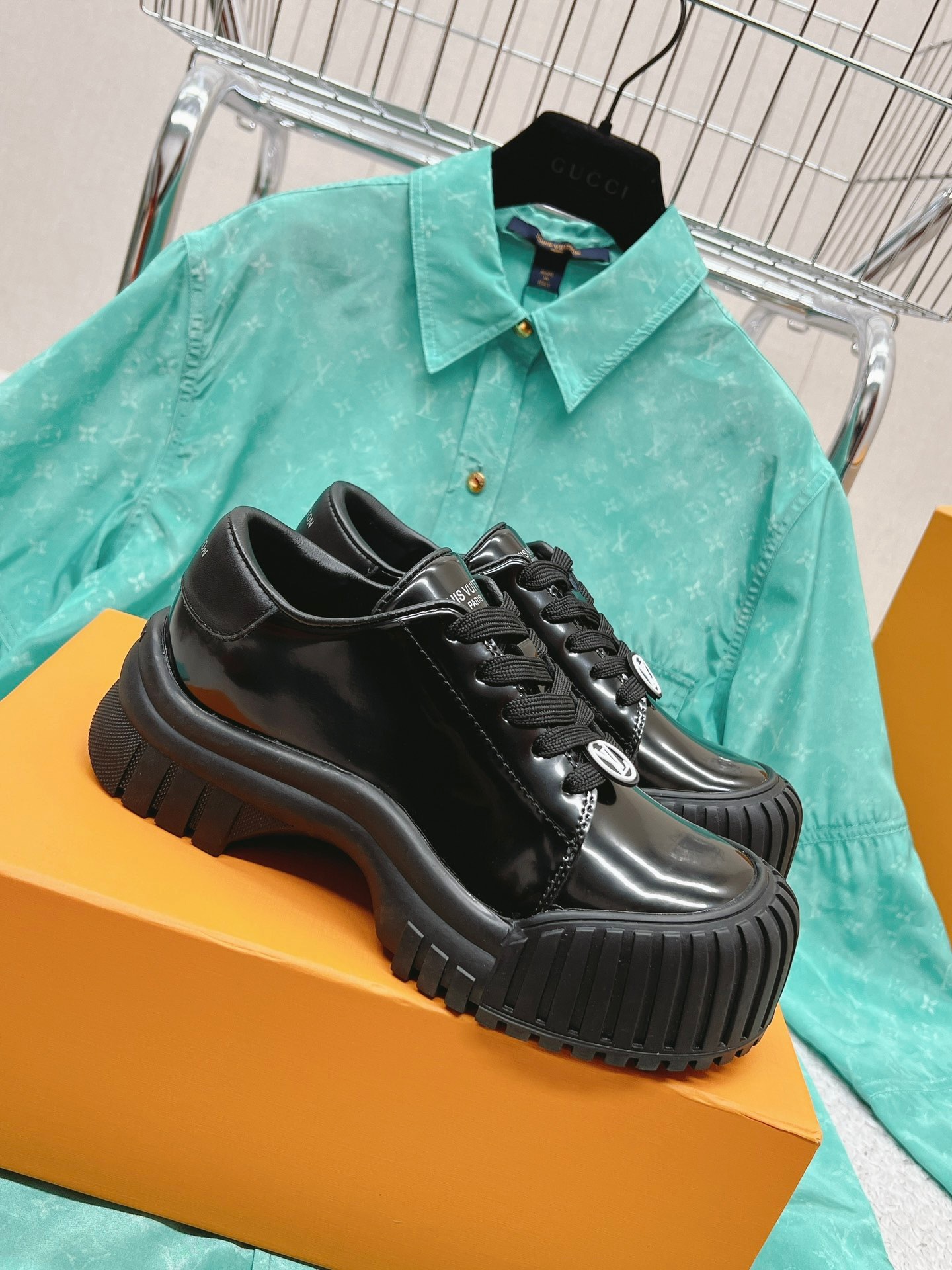 65EF5230-C208-4FC9-92CA-54CD2F695093