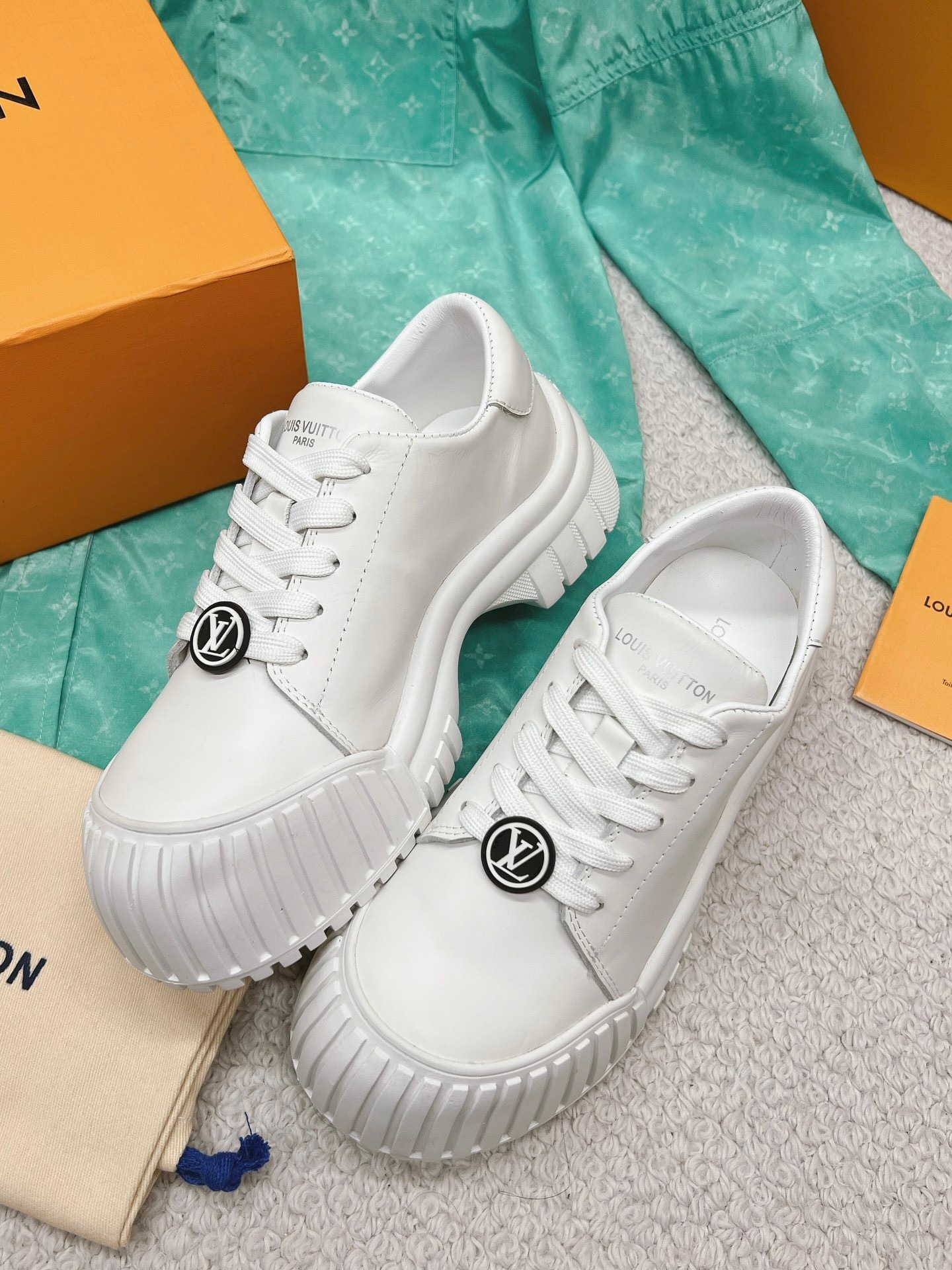 64A5A246-3033-453B-8742-22AD67B120C2