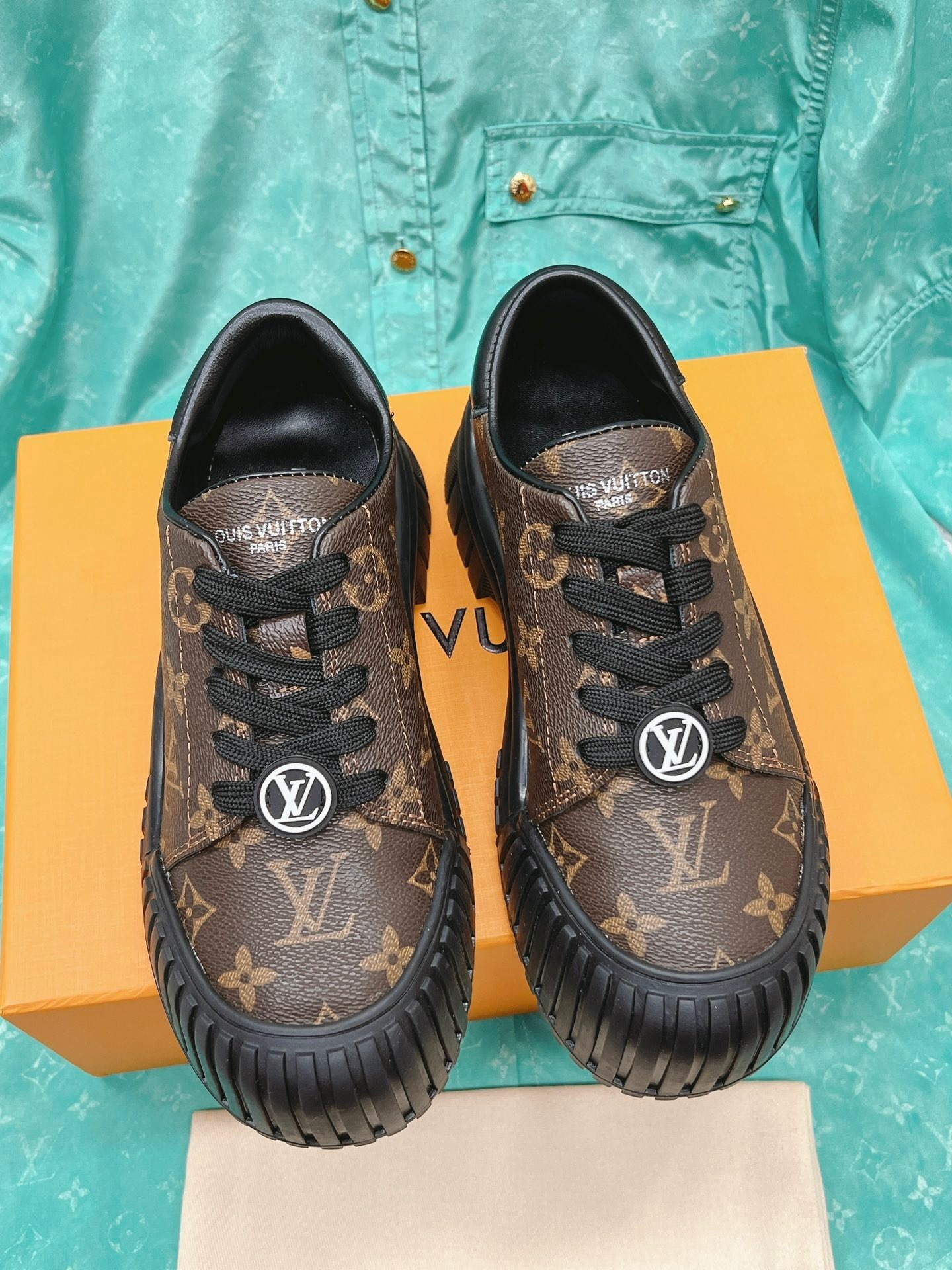 ABF9C21B-5DAE-45CA-809E-E332E896DC86