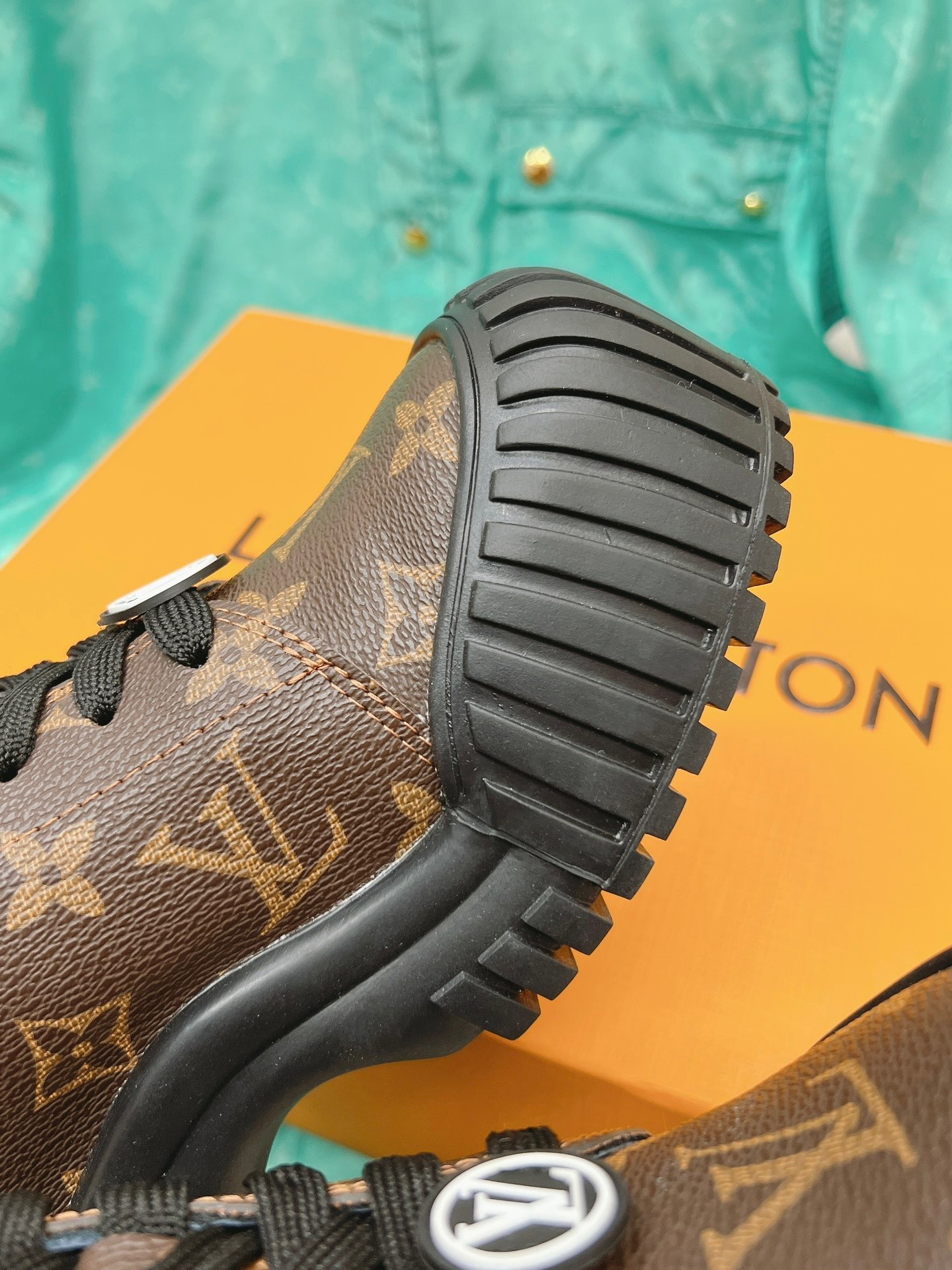 E41168F4-FEEF-49B0-92AE-8F54012A86FC