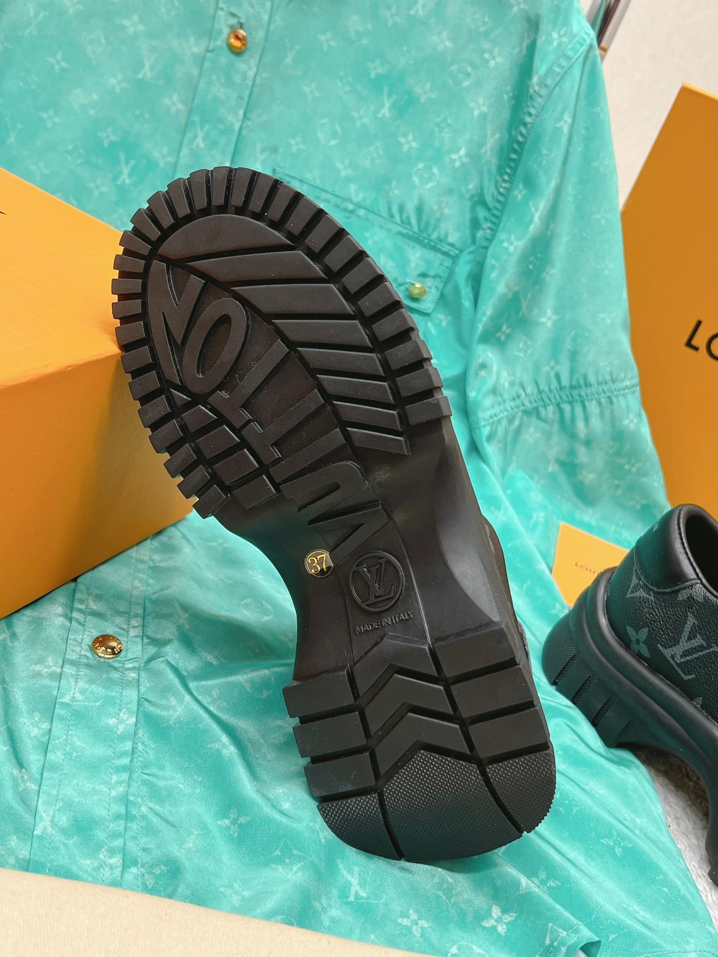 10F8F6F0-32BA-4CF5-8755-4221B3114F60