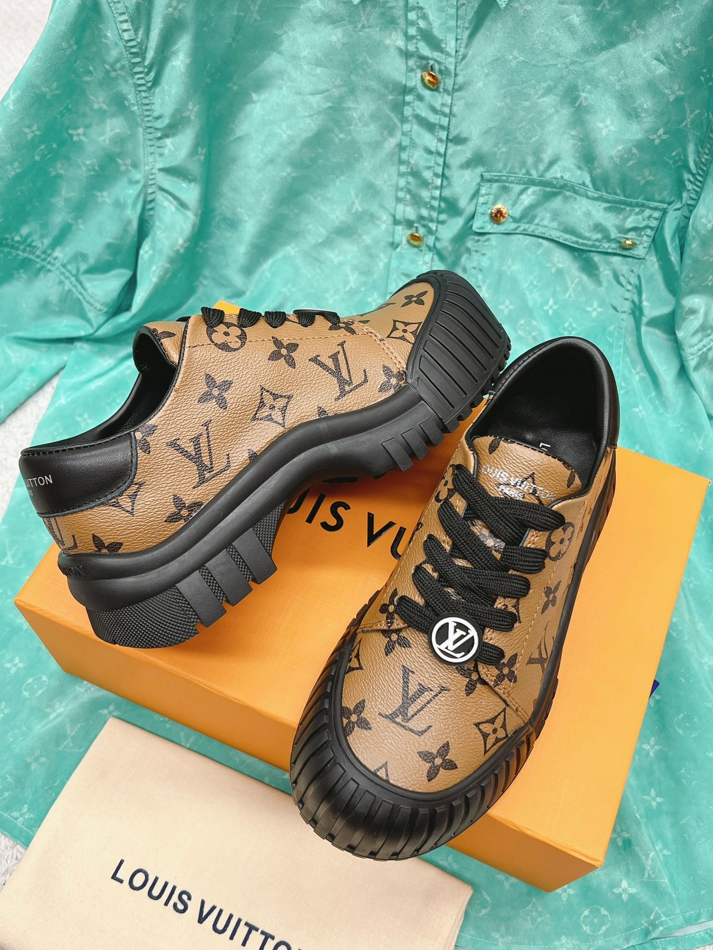 BDD99AF5-6FC5-4EDF-8EAD-5D4BC1A79DDF