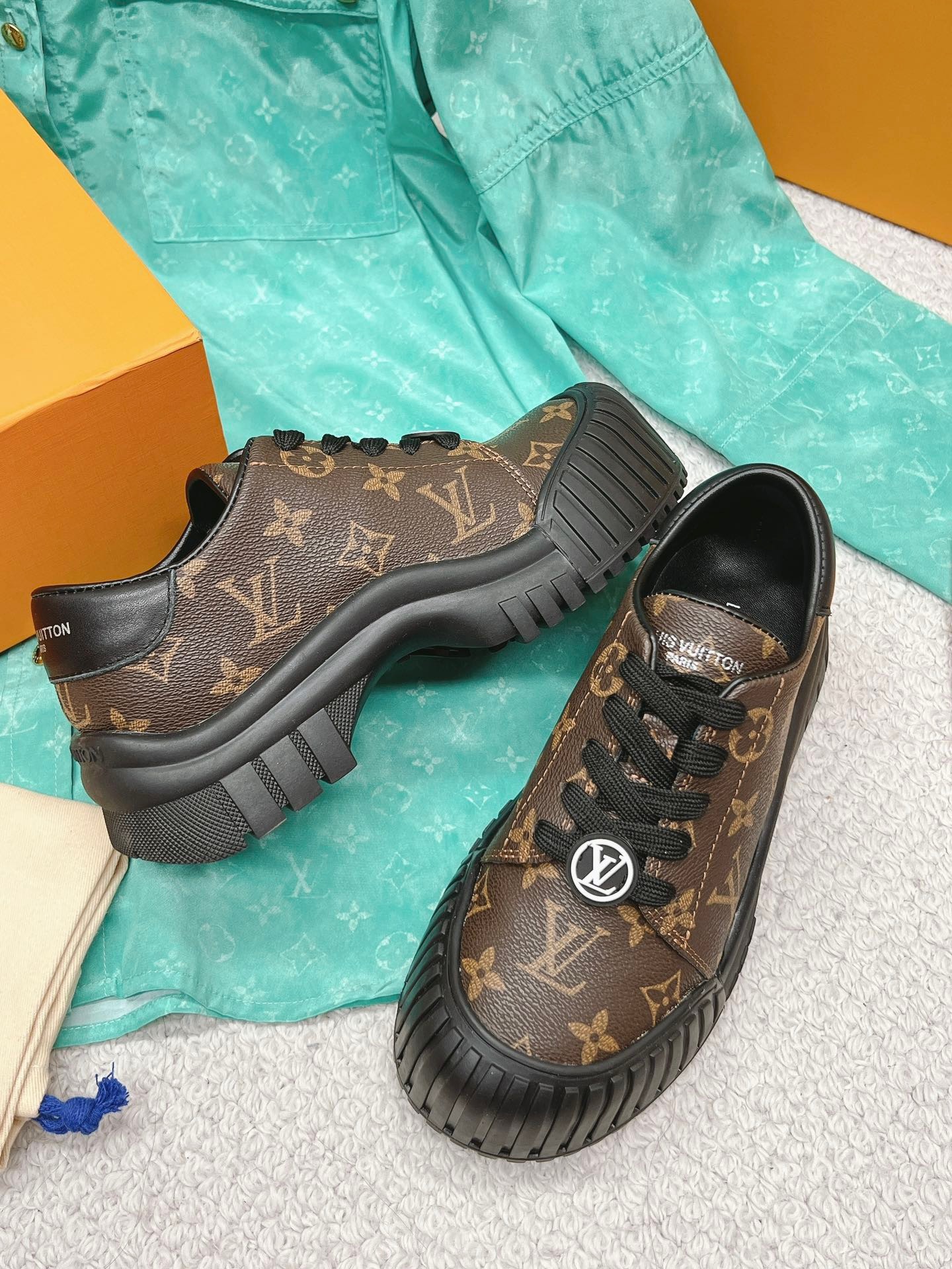 FEB40DCC-7FBE-402C-A52F-05D89AC54713