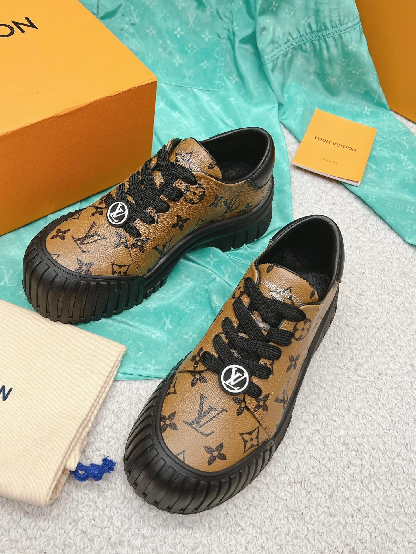 87517451-4264-4FEC-A4B9-8BE925890FDC