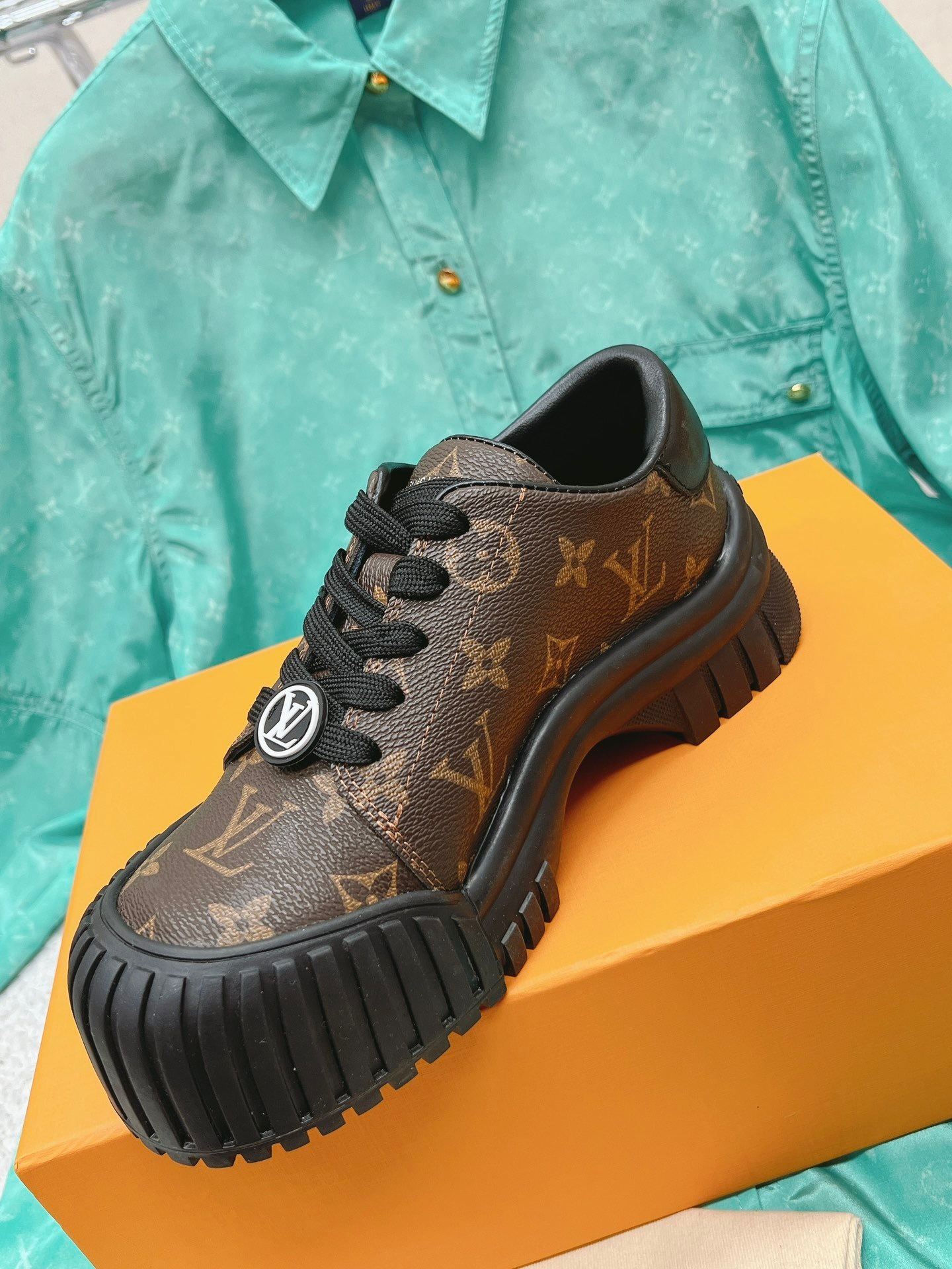 818B09B6-939F-488A-A479-AFF199A0FEC0