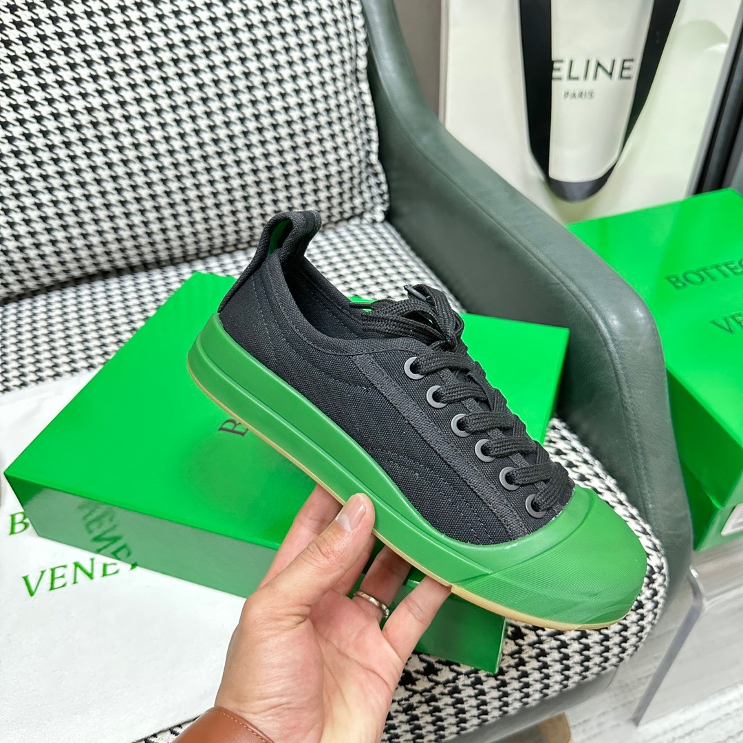 EC9A3C2B-1FC3-4D32-A0D5-5E8FE045F501