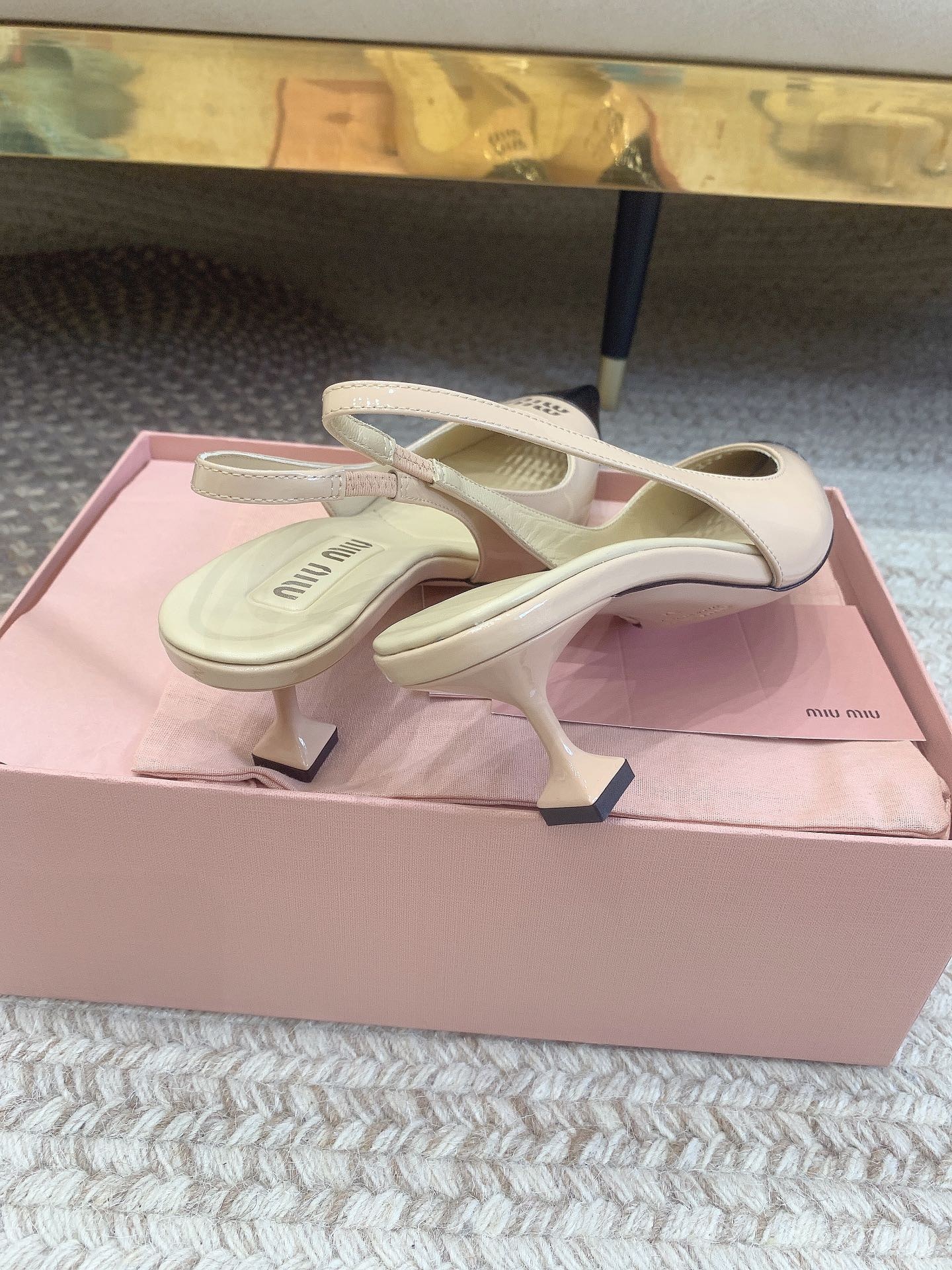 0E5FEE01-518F-44B5-B26D-5ED214B23BDD