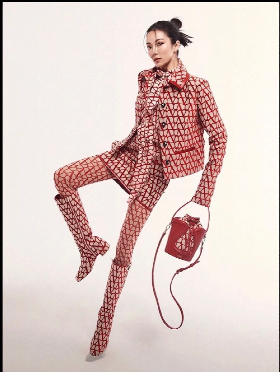 C5E754E3-94B7-496A-A168-1E3F0DCDA034