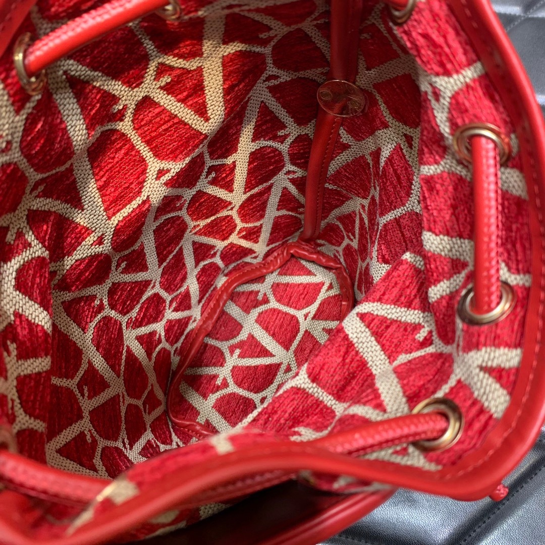 98C3A77D-0F9C-457B-B339-2CAAF9F5EEA1