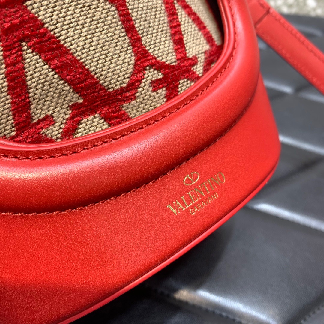 85D04F9A-ACBF-4652-B518-4246B98FBDB6