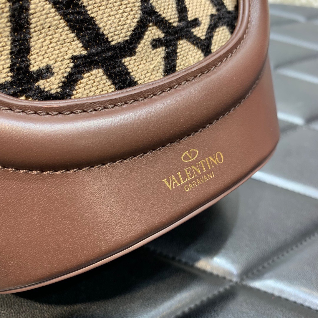 033179D3-7225-455E-98F9-80E86F30F0E8