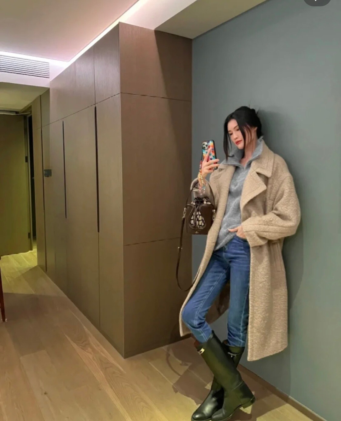 DCAC15FE-6A86-4E0B-84A1-1469195CB53F