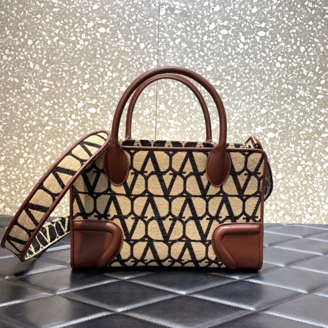 EB18A4F4-2117-455B-B5AD-2BAB518F7DEE