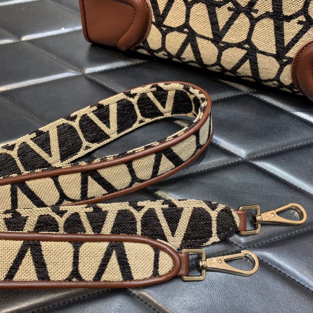 92D5196B-9D75-4DD9-82CB-6956BFE79CA0