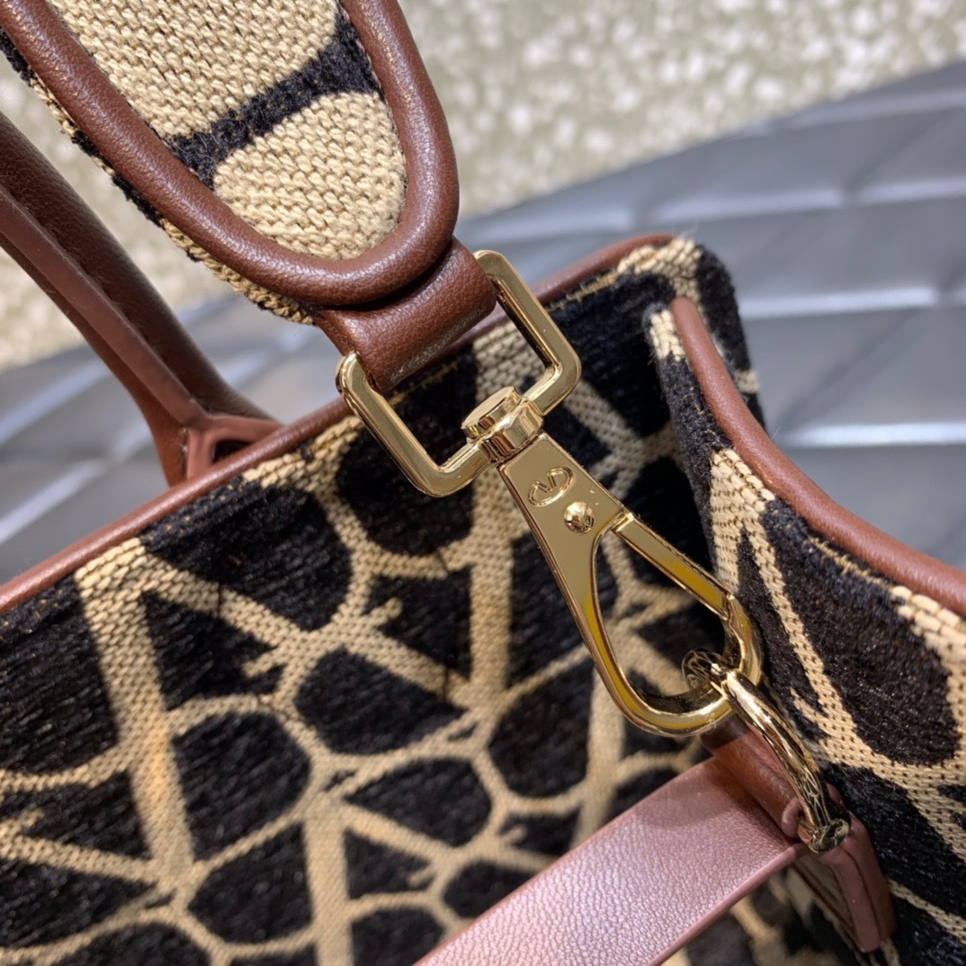 188AFC98-F3F9-4EF1-9C46-A364DAEF816D