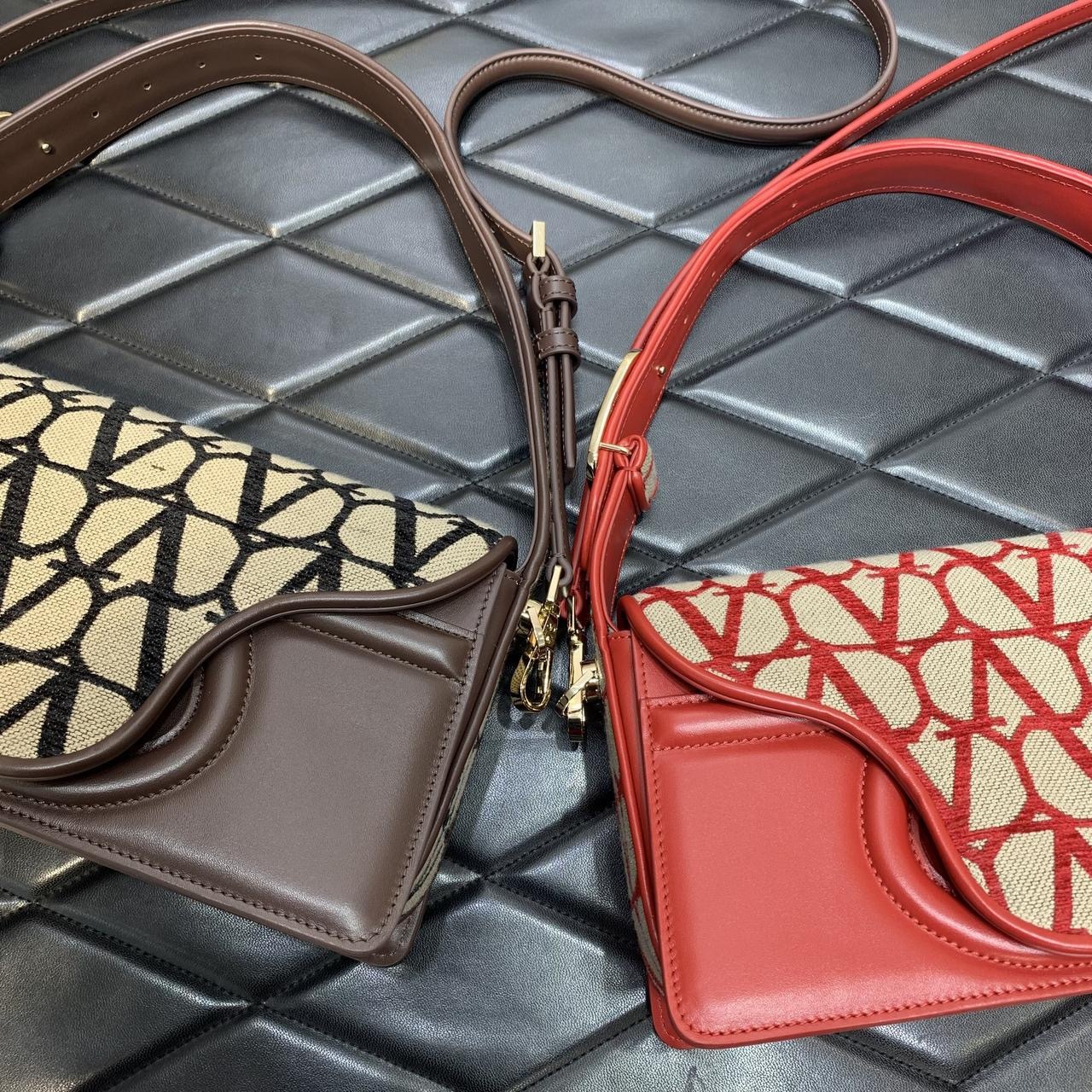 BB6204E3-AC46-4BEA-B2B9-A06BCFBF6292