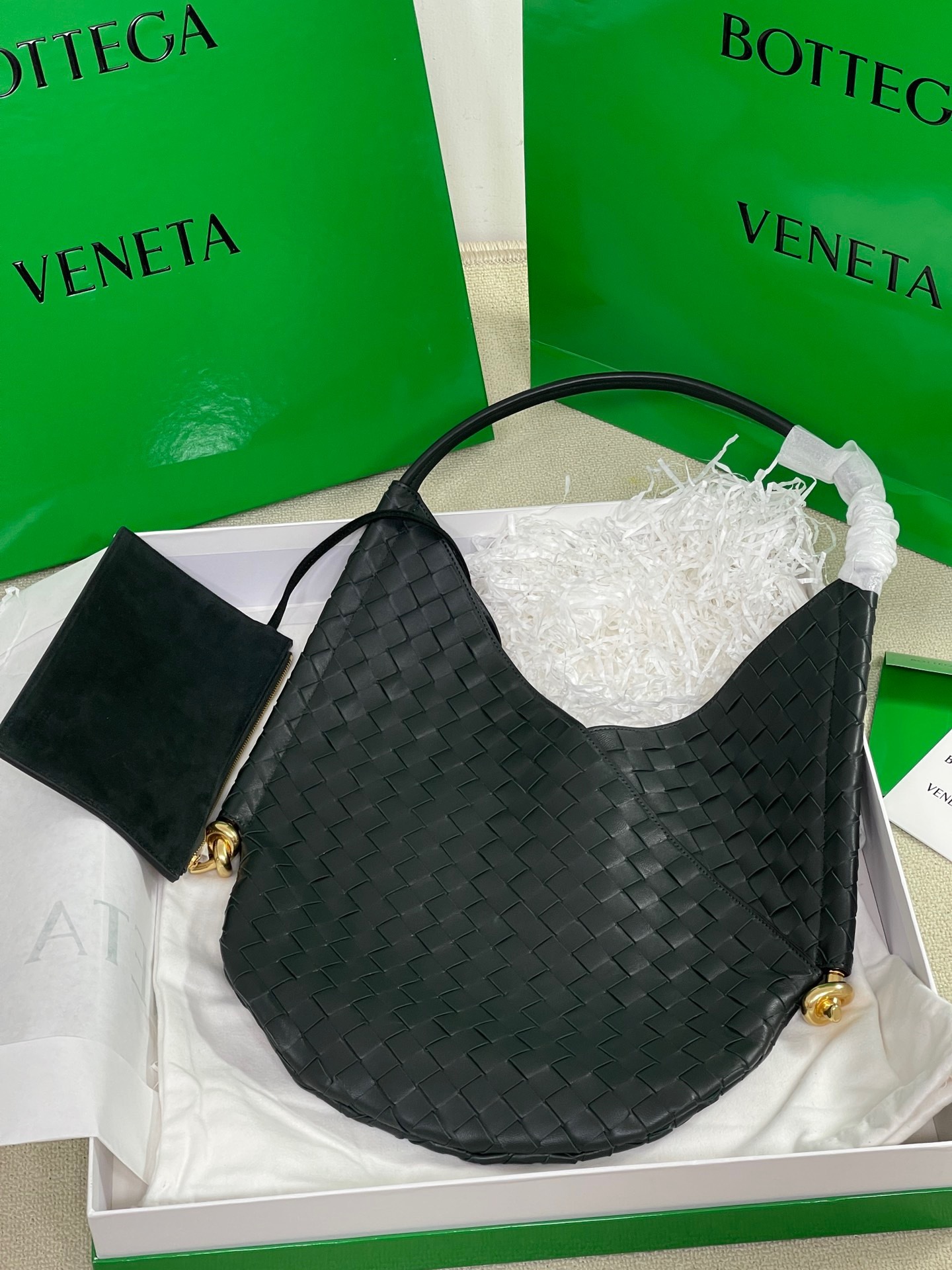 1CF9BBB6-8309-4E88-8C34-2BE584EC095C