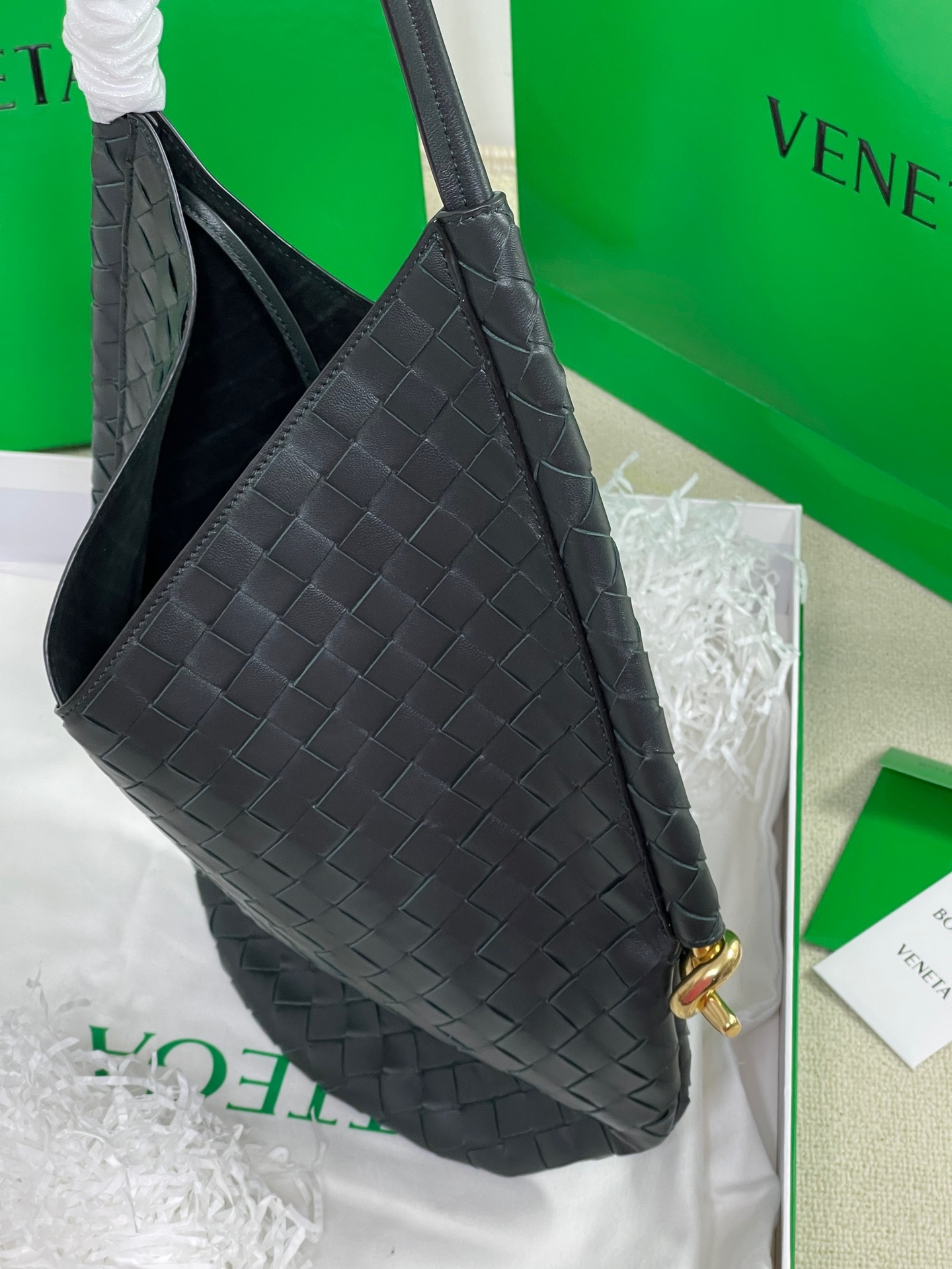 8369149D-47D9-437D-B6DA-3C3AFDB5F10C