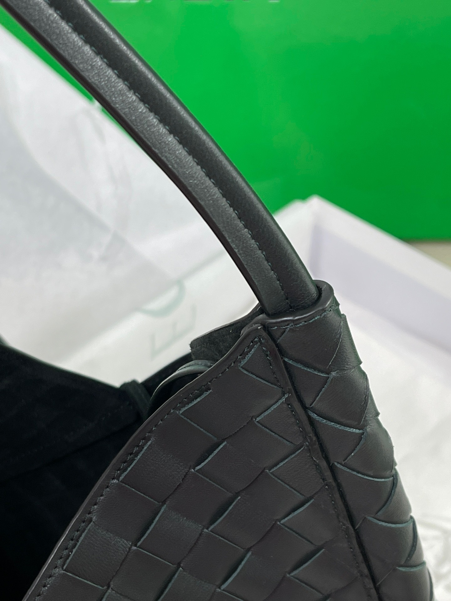 F9E96B67-1E59-4C46-8A26-3D77E378D50B