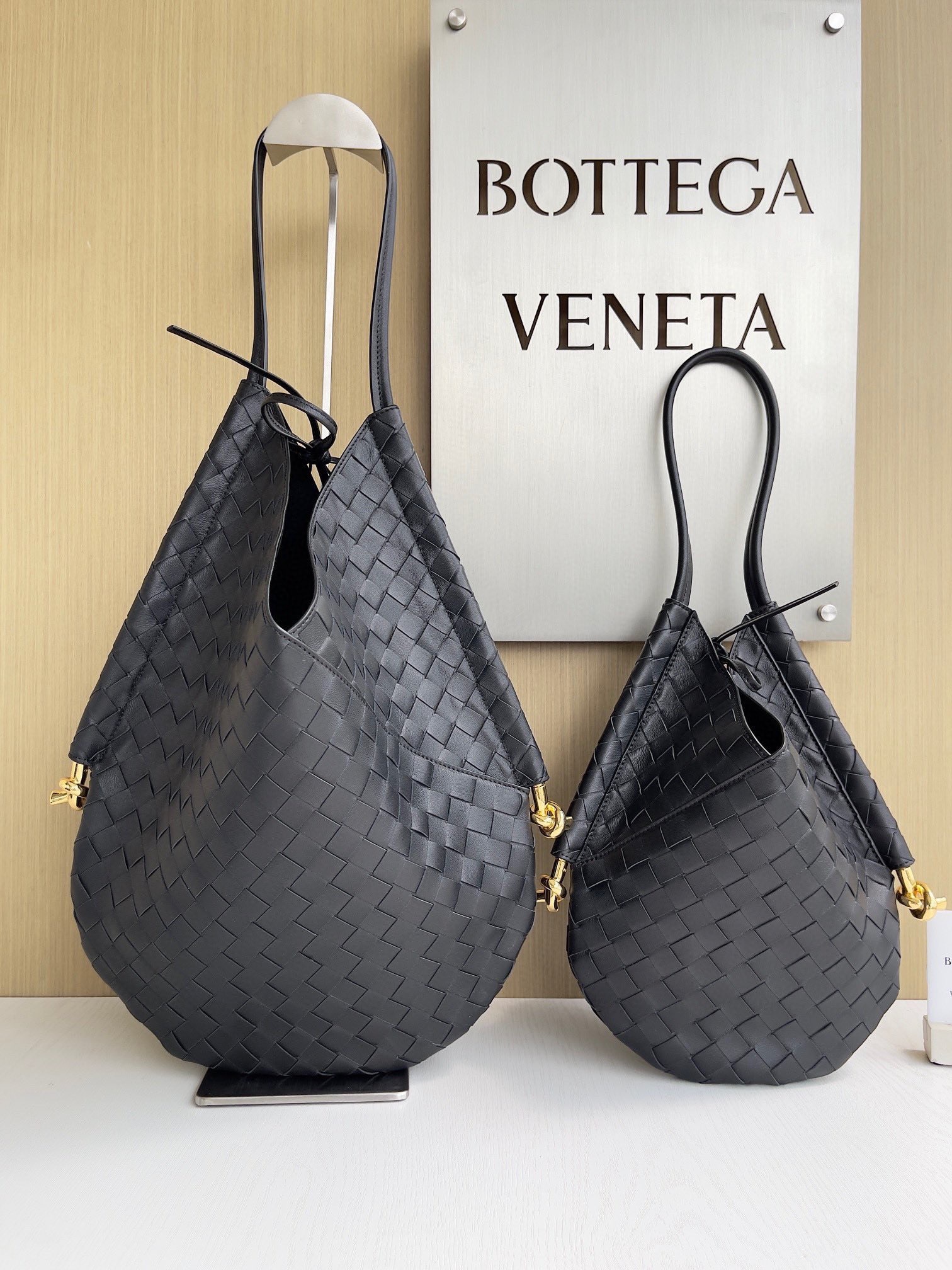 9C26AFA0-F8E8-4F5F-9F81-D2F970B95C4E