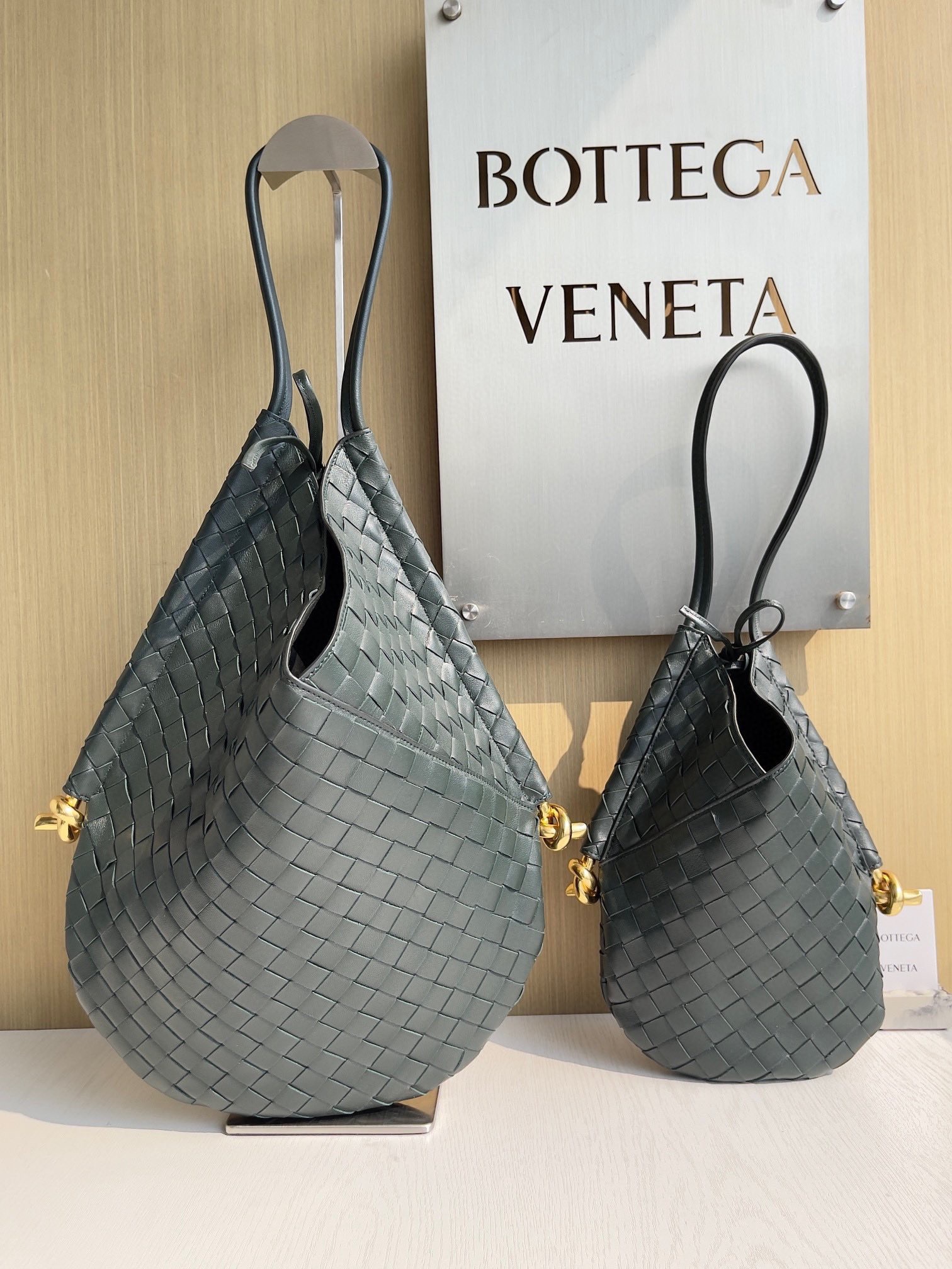 AF7AEBD4-D0DB-4341-8C5E-924EC7A9075D