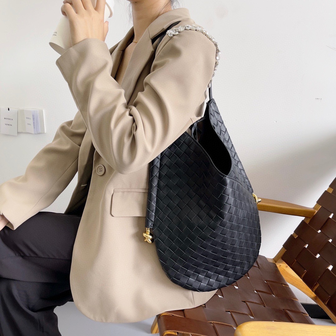 804295BE-FD5A-4B3B-9F96-16C5119E2D67