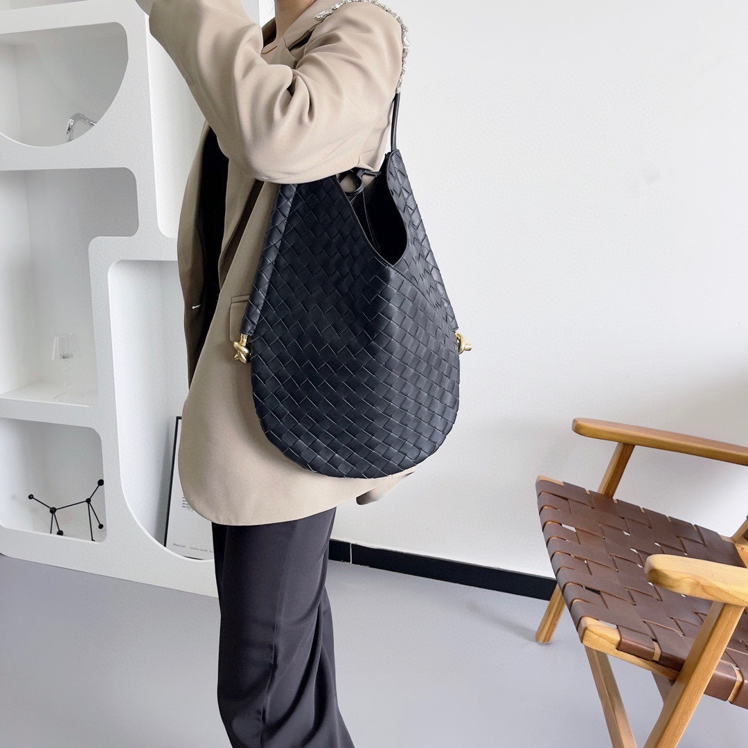 98A6D719-EE37-4D3E-BF8B-948E01BE5813