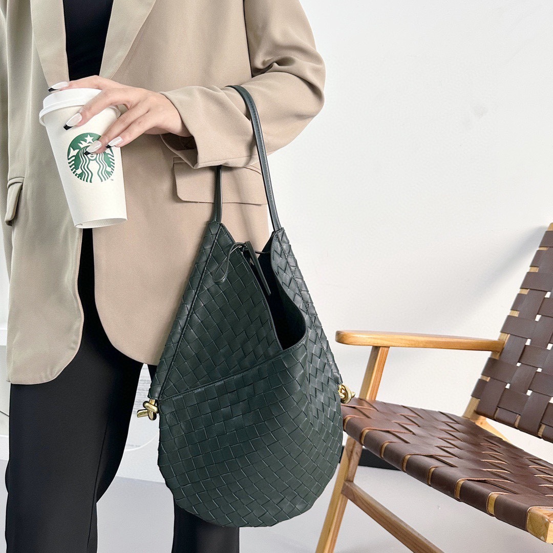 841E6DB0-E3F1-415D-9632-4DB4697948FF