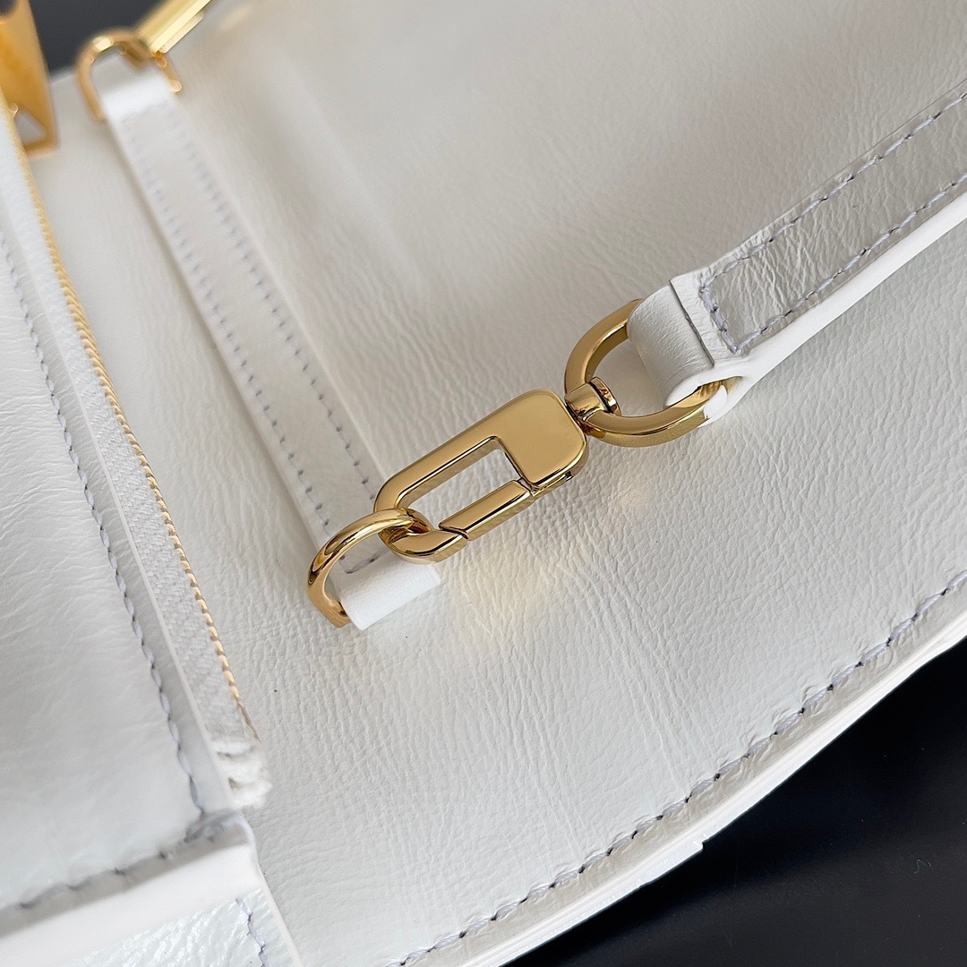 0444D576-6208-428D-9234-124FC14EC3FB