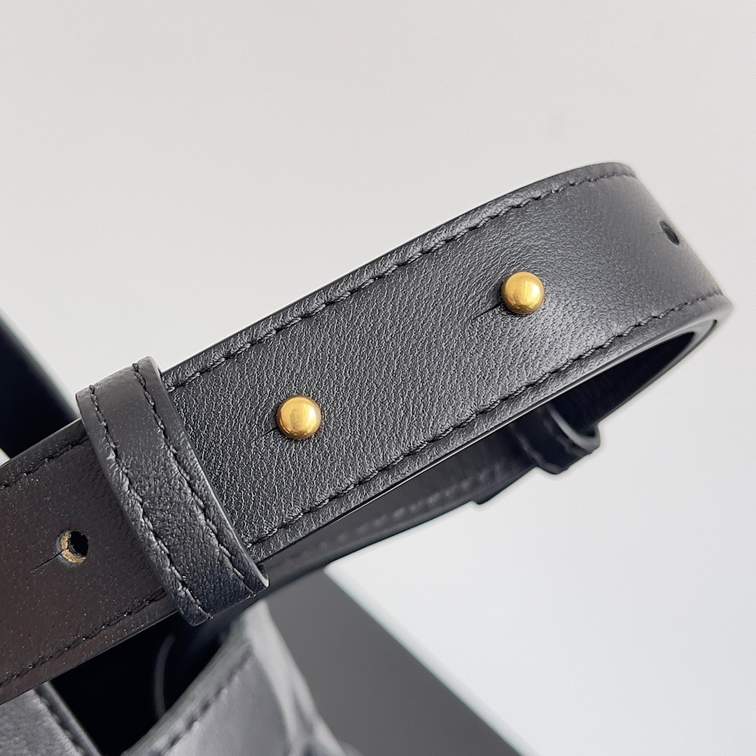 1FCE6319-9C1E-4F01-812B-7910B6460EAC