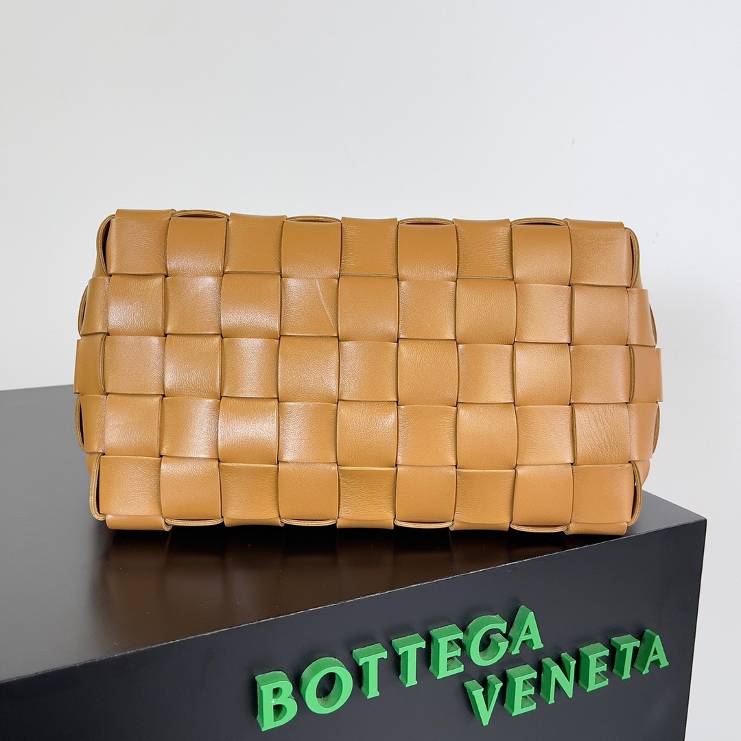 EB98A2E3-5D21-4CC3-A8DB-B578D21282F4