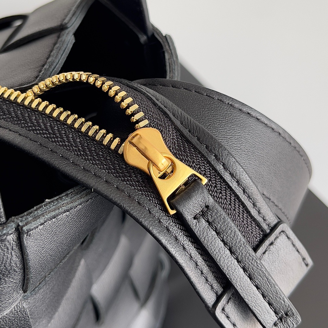 756089FA-C206-420A-97CA-66CDC63B3510