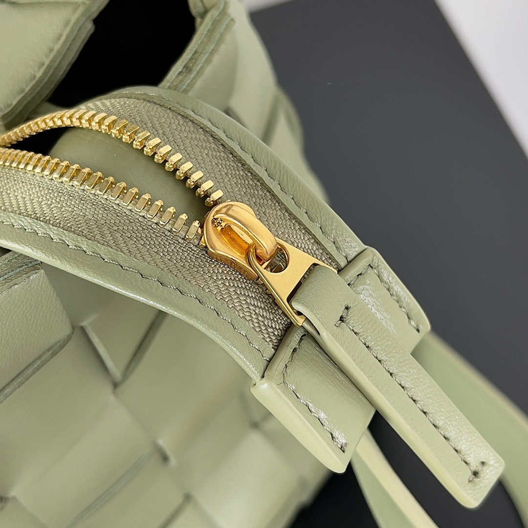 3CD0BC92-BD92-4BCA-9B1E-EF8852B20ECB