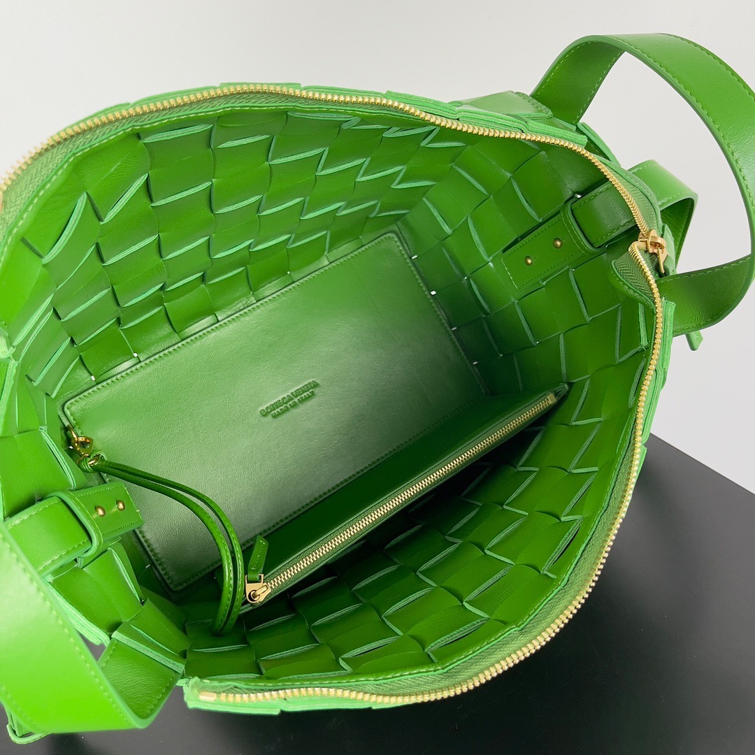 73838AAE-8455-44FB-A8A4-6E5EED3C93C6