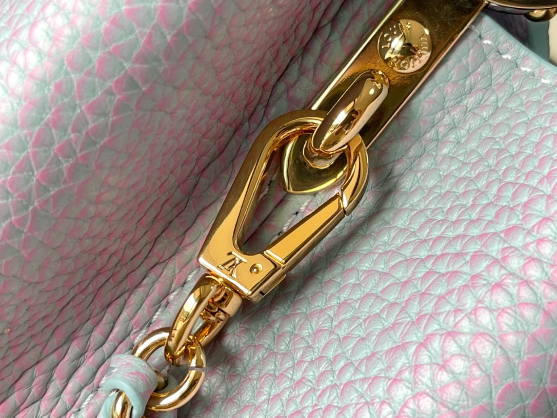 0A9D5665-CC7A-4EB5-8037-9E45193E014B