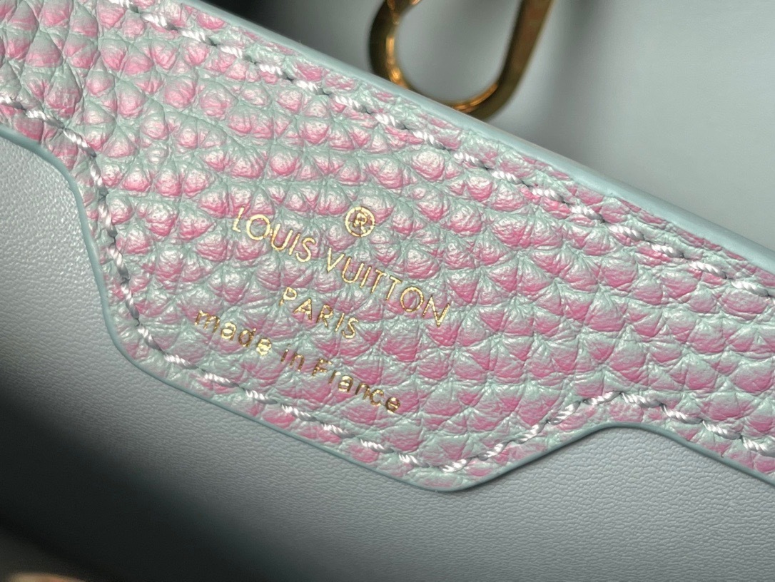 5F11FF7F-9828-40E3-BF56-E7ADDE2C04FE